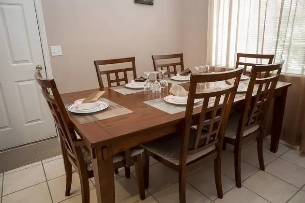 Heavenly Venture 4 Bedroom Home by Redawning - Yerinde Yemek