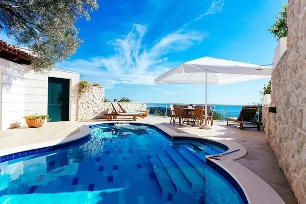 Hedera Estate, Hedera A9