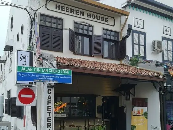 Heeren House by Signature Puzzle Hotel