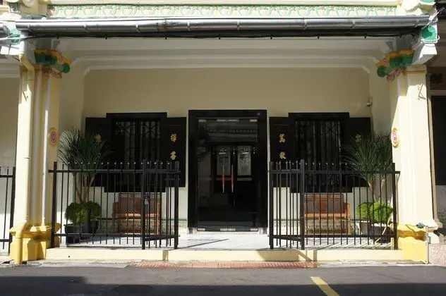 Heeren Palm Suites