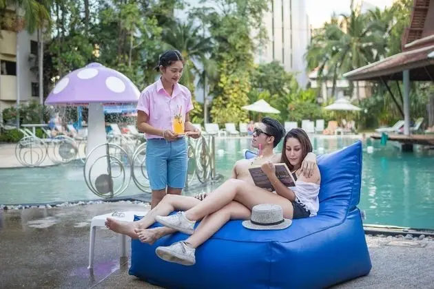 Heeton Concept Hotel Pattaya by Compass Hospitality - Havuz
