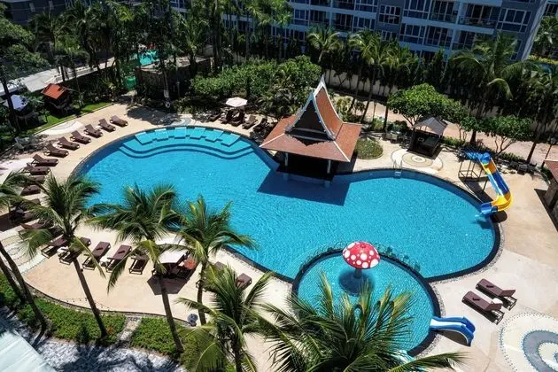 Heeton Concept Hotel Pattaya by Compass Hospitality - Havuz