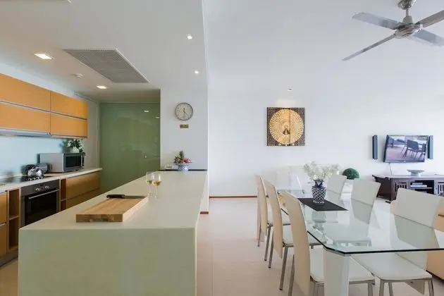The Heights Ocean View 2-Bedroom Unit C1 - Mutfak
