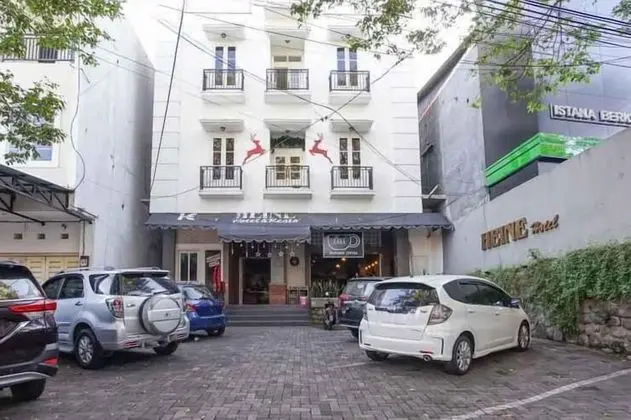 Heine Hotel