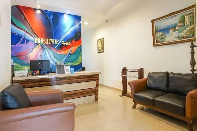 Heine Hotel - Lobi