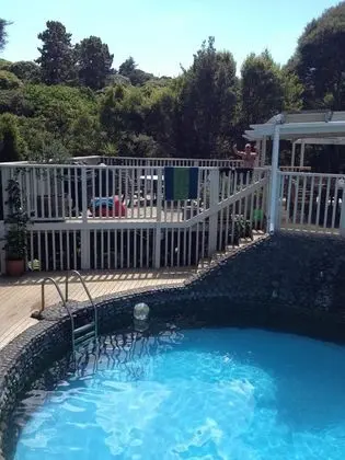 Hekerua Lodge Boutique Backpackers - Havuz