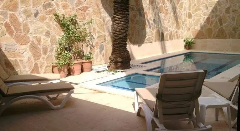 Held Hotel - Havuz