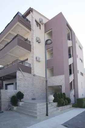 Helena Apartments