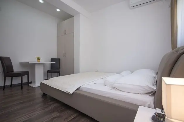 Helena Apartments - Oda