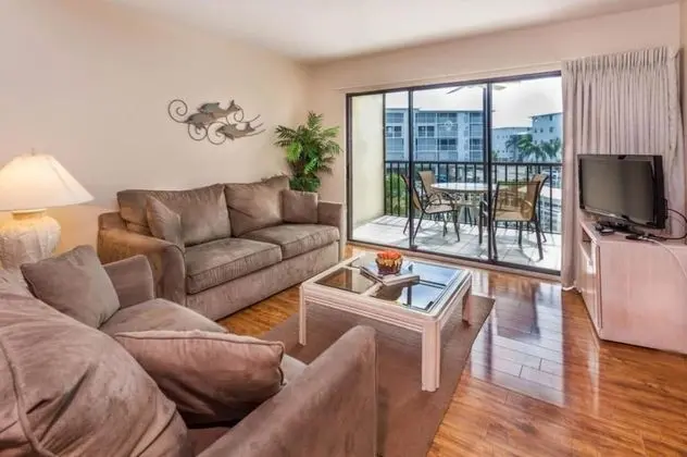 Helene s Santa Maria Harbour Condo