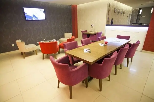 Helikon Business Hotel - Lobi