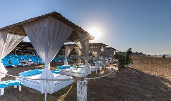 Helios Hotel