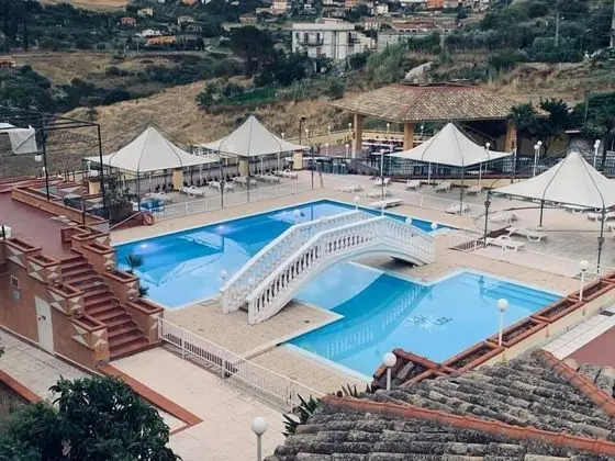 Helios Hotel