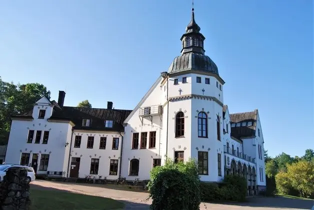 Hellidens Slott och Vandrarhem