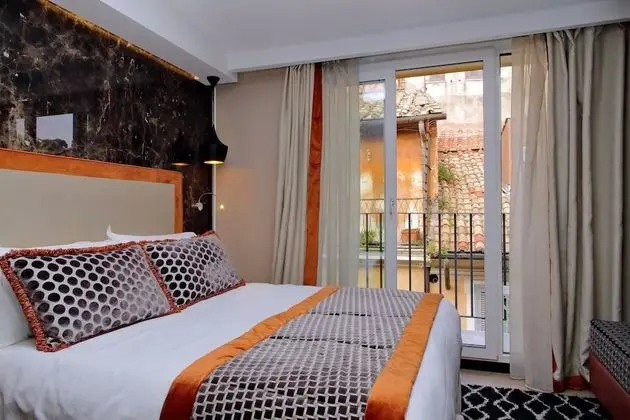HELMIRAGE PIAZZA DI SPAGNA SUITE - Öne Çıkan Resim