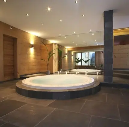 Helvetia Hôtel Résidence - Havuz