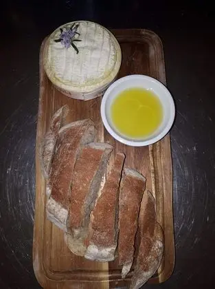 The Helyar Arms - Yeme / İçme
