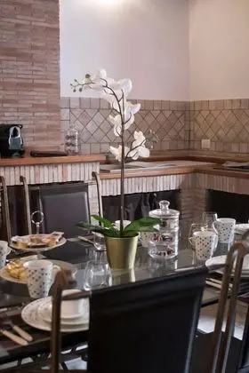 Hemeras Boutique House Aparthotel Pantheon - Mutfak