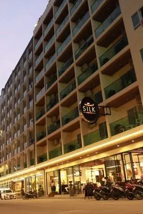 Hemingway's Silk Hotel