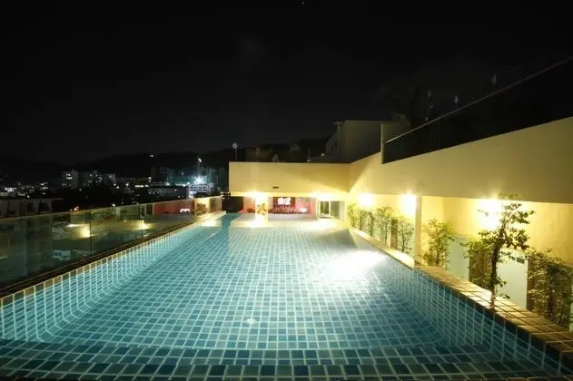 Hemingway's Silk Hotel - Havuz