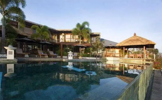 Villa Hening Jimbaran Bali - Havuz