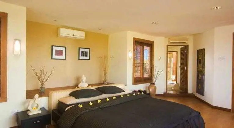 Villa Hening Jimbaran Bali - Oda