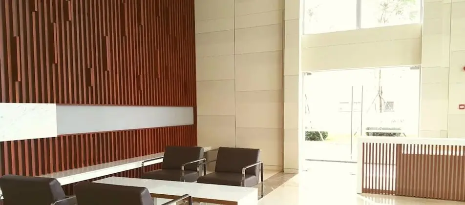 Henry Apt Expo Secc Goft SWPool F11th - Lobi