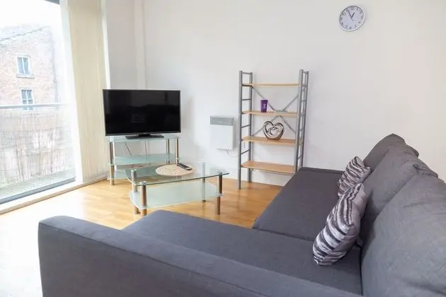 Henry Street - Apt 15 - Öne Çıkan Resim