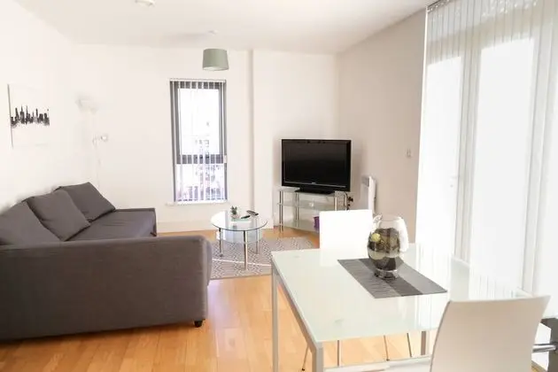 Henry Street - Apt 46 - Öne Çıkan Resim
