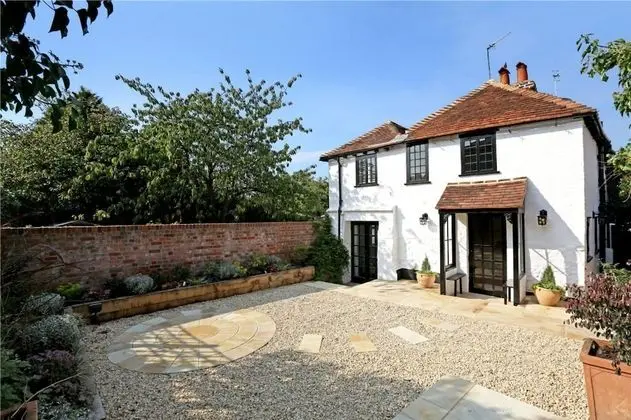 Henry VIII Cottage