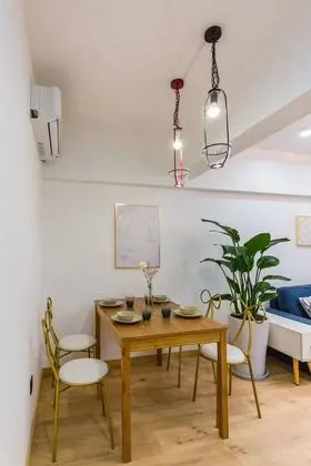 Henry's Apartment South Maoming Road - Oda Düzeni