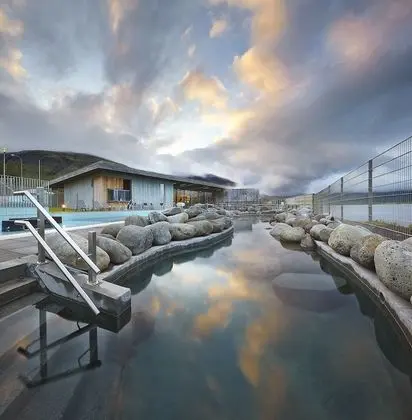 Heradsskolinn Historic Guesthouse - Havuz