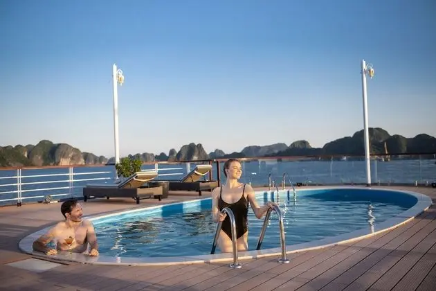 Heritage Cruises Cat Ba Archipelago - Havuz