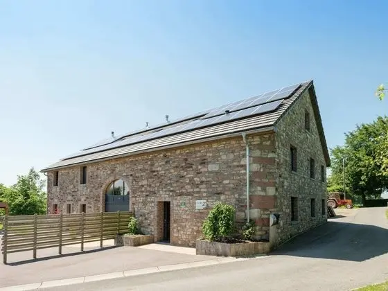 Heritage Holiday Home in Ovifat With Sauna - Dış Mekan