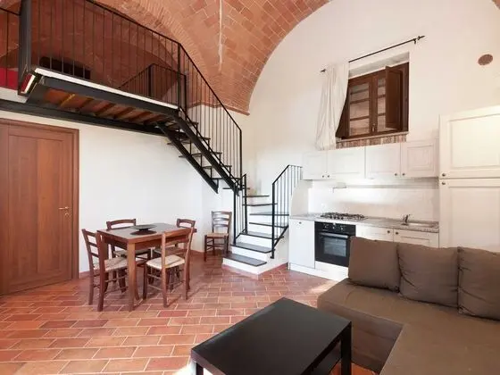 Heritage Holiday Home in Suvereto With Swimming Pool - Yerinde Yemek