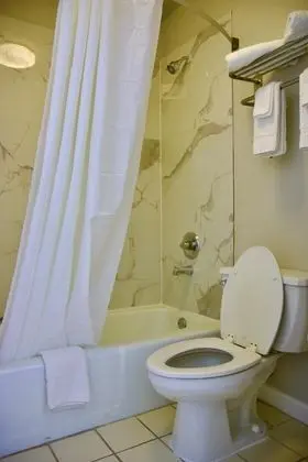 Heritage Inn and Suites - Banyo Özellikleri