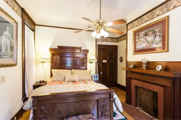 Herlong Mansion Bed & Breakfast - Oda