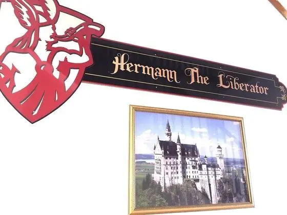 Hermann Crown Suites - Lobi