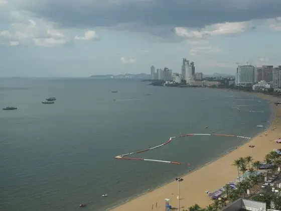 Hermann Hotel Pattaya - Plaj