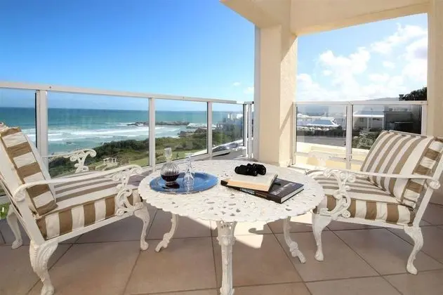 Hermanus Beachfront Lodge