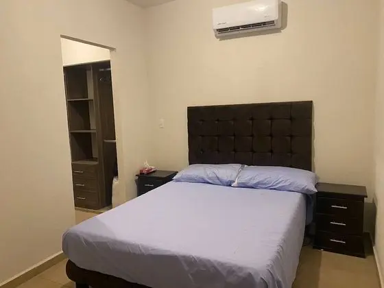 Hermosa Casa Con Laguna Y Alberca - Oda