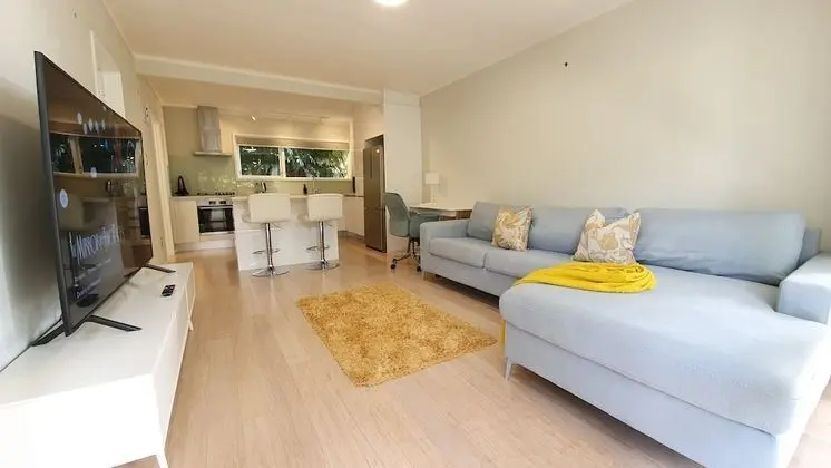 Herne Bay Gem Near Beach - Carpark - Oda