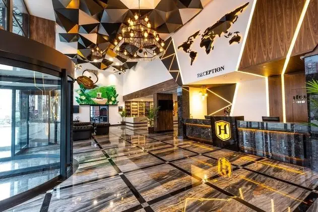 Hero`s Hotel - Lobi