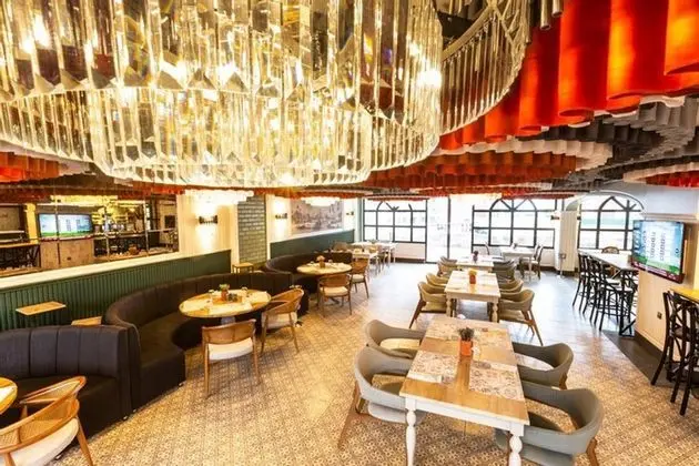 Hero`s Hotel - Yerinde Yemek