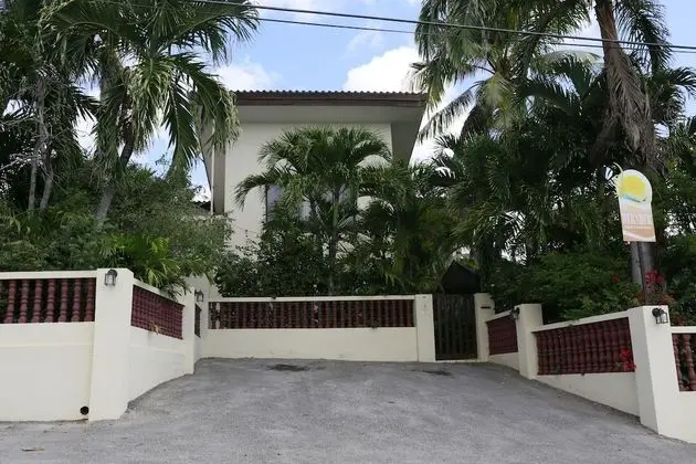 Hersher Studios & Apartments - Lobi