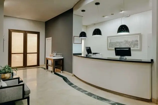 Hesperia Zaragoza - Lobi