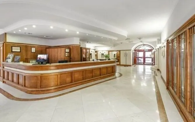 Hotel Hetman - Lobi