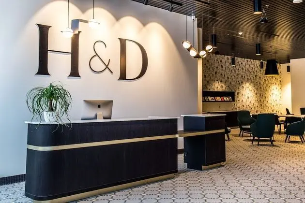 Hew & Draw Hotel - Lobi