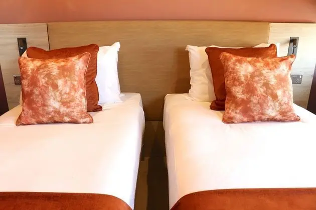 Hex Hotel at Yorkshire Wildlife Park - Oda