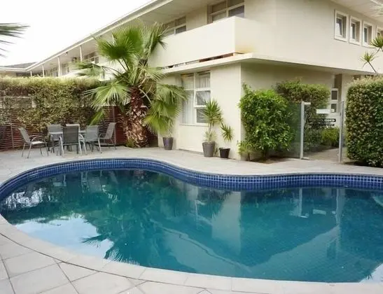 Hi 5 Luxury Holiday Apartments - Havuz